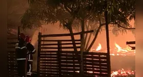 Homem tentou incendiar casa com ex-dentro (foto ilustrativa).
