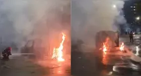 Carro em chamas na Curuzu