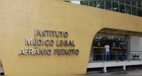 O exame foi realizado por dois peritos legistas da Polícia Civil, com a presença da irmã de Juliana, Mariana Marins, e de um perito da Polícia Federal