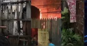 O imóvel foi completamente destruído pelo fogo.