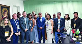 Senador Jader Barbalho se reuniu com prefeitos da AMAT e comitiva.