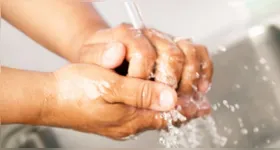 A higiene das mãos é um procedimento padronizado em ambientes de saúde e um componente essencial dos protocolos de controle de infecção