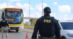 De acordo com o Portal da Transparência, o salário inicial de um policial rodoviário federal é de R$ 11.114,60.