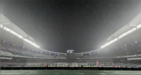 Chuva foi intensa antes e no início da partida