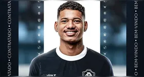 Jogador chega com status de titular