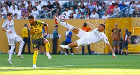 Mbappé ainda não foi titular na Copa de Clubes, pois estava com um quadro viral