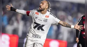 Neymar comemora seu gol na volta ao Santos