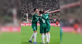 Jogadores do Palmeiras comemoram vitória
