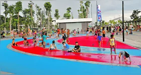 Famílias e grupos de amigos aproveitaram o último dia de funcionamento do Parque da Cidade.