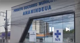Um servidor, que não quis se identificar, confirmou que a diretora da unidade não estava presente e que o local não contava com atendimento à população.