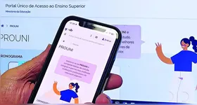 A entrega dos documentos na instituição de ensino superior pode ser feita presencialmente ou por meio eletrônico.