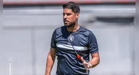 O treinador António Oliveira fará sua estreia à beira do gramado neste sábado, 21
