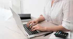 As etapas incluem triagem, entrevistas e testes, sem necessidade de concurso público.