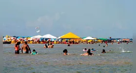 A praia do Tucunaré é formada por um grande banco de areia no meio do rio Tocantins.