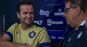 Daniel Paulista na apresentação ao lado do presidente do Remo, Antônio Carlos Teixeira