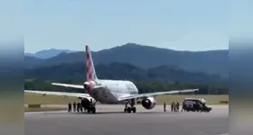 Homem morre sugado por motor de avião em Milão-Bérgamo.