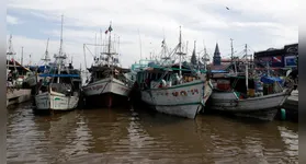 Embarcação pesqueira naufragou no Complexo do Ver-o-Peso, em Belém, na manhã desta terça-feira (22).