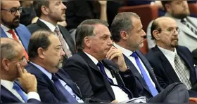O julgamento do caso golpista prossegue no STF com interrogatórios, e Bolsonaro pode ser ouvido nesta terça-feira (10).