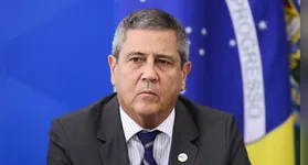 O ex-ministro Braga Netto participava de um grupo do WhatsApp que disseminava dados falsos com o objetivo de criar indícios de fraude nas eleições.
