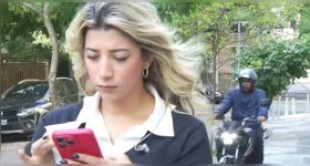 Apesar da ação do criminoso, a repórter conseguiu recuperar seu aparelho celular.