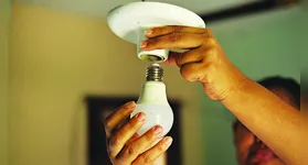 Para serem beneficiadas pela isenção na conta de energia, as famílias devem obedecer a alguns critérios. Confira!