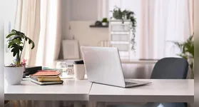 Imagem ilustrativa da notícia Empresa abre vaga 100% remota, com VR de R$ 40 por dia, auxílio home office e benefícios