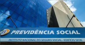 Na apresentação encaminhada ao Supremo, a AGU reiterou o pedido para que a corte dê aval à possibilidade de fazer os pagamentos fora do teto.