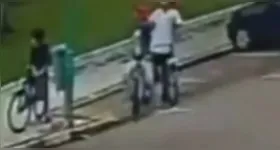 Imagens de câmeras de segurança mostram o momento da explosão.