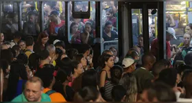 Ataques a ônibus em SP passam de 600 em um mês.