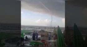 Tromba d’água causa susto em praia de Outeiro neste sábado (26).