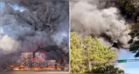 Uma indústria localizada no bairro Bonsucesso, em Guarulhos, foi atingida por um incêndio de grandes proporções na tarde deste sábado (26).