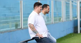 O analista de desempenho e mercado Kauê Azevedo e o executivo de futebol Carlos Frontini