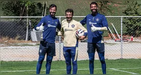 Preparador de goleiros do Remo, Daniel Crizel (centro), ao lado de Marcelo Rangel e Igor Vinhas