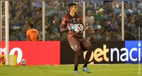 Goleiro Gabriel Mesquita pede resiliência e foco para recuperar pontos no próximo jogo.