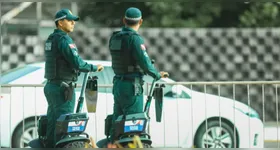 O policiamento ostensivo será realizado pela Polícia Militar, com o patrulhamento no policiamento a pé, montado e motorizado, para coibir e inibir ações criminosas e garantir a segurança no entorno da feira com apoio da Guarda Municipal de Belém, no local e no entorno do evento.