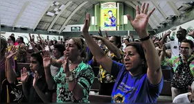 O dia inteiro foi de missa na paróquia no bairro do Telégrafo