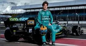 Felipe Drugovich durante sessão de testes na Fórmula 1, representando a Aston Martin