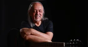 Nessas três apresentações, Nilson Chaves vai cantar os sucessos da carreira aclamados pelo público e também as músicas novas, como a recém-lançada “Marajoara”, “Po-po-pô”, feita em homenagem aos barqueiros da Amazônia, e “Pérola Azulada”.