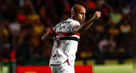 Lucas Moura fez seu primeiro gol após o retorno.