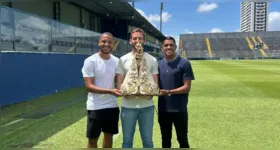 Imagem de Nossa Senhora de Nazaré visitou o Clube do Remo antes de decisão na Série B neste sábado (9).