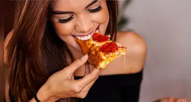 Para a nutricionista Danielly Cruz, esse é um momento em que a alimentação emocional tende a se intensificar, afetando tanto crianças quanto adultos.