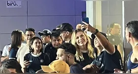 Artista foi convidada a acompanhar a partida entre Remo e Operário, neste domingo