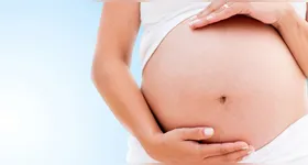 A sífilis primária costuma se apresentar com uma ferida única, que geralmente é indolor e não causa coceira.
