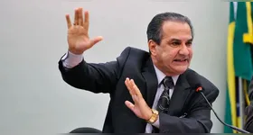 Ele teve o celular apreendido ao desembarcar no Rio de Janeiro, vindo de Portugal