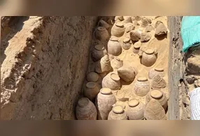 As jarras foram encontrada em tumba da rainha Meret-Neith no Egito