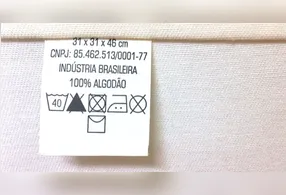 Cada desenho indica uma etapa específica do processo de conservação da roupa