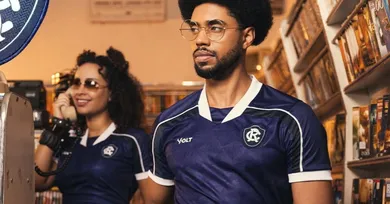 Imagem ilustrativa da notícia: Vídeo: Clube do Remo lança camisa retrô dos anos 90