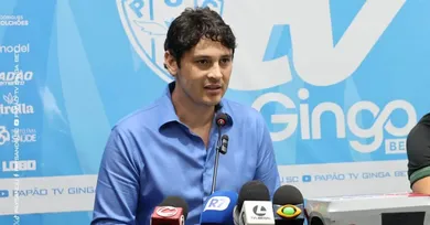 Imagem ilustrativa da notícia: Paysandu quita transfer ban e contratações enfim serão anunciadas