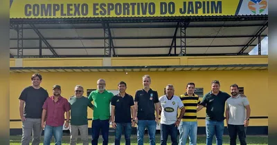 Presidente da FPF Ricardo Gluck Paul ao lado da diretoria do Castanhal Esporte Clube