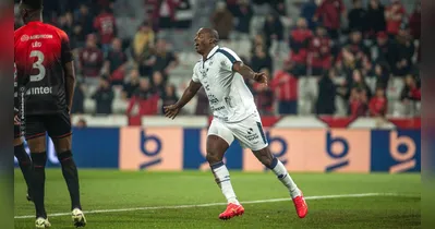 Atacante Adailton está de saída ao futebol japonês